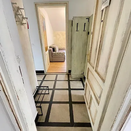 'sea South' Apartment, Super Central, Vintage Style, 1bdr