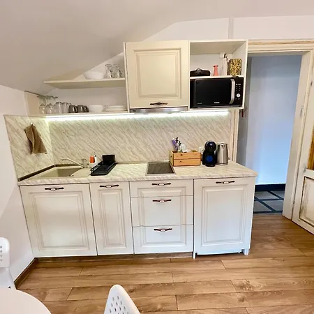 'sea South' Apartment, Super Central, Vintage Style, 1bdr Апартаменты